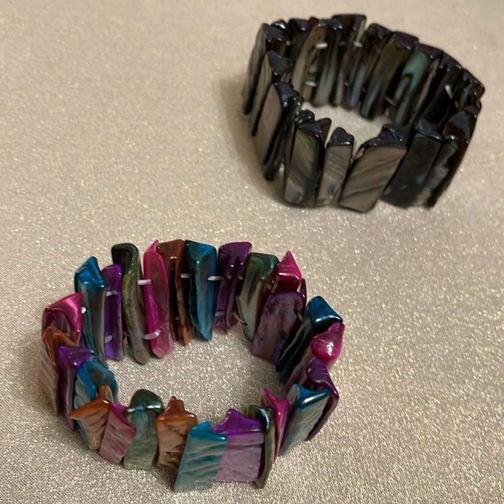 Bundle of 2 Shell Stretch Bracelets Multicolor & Gray